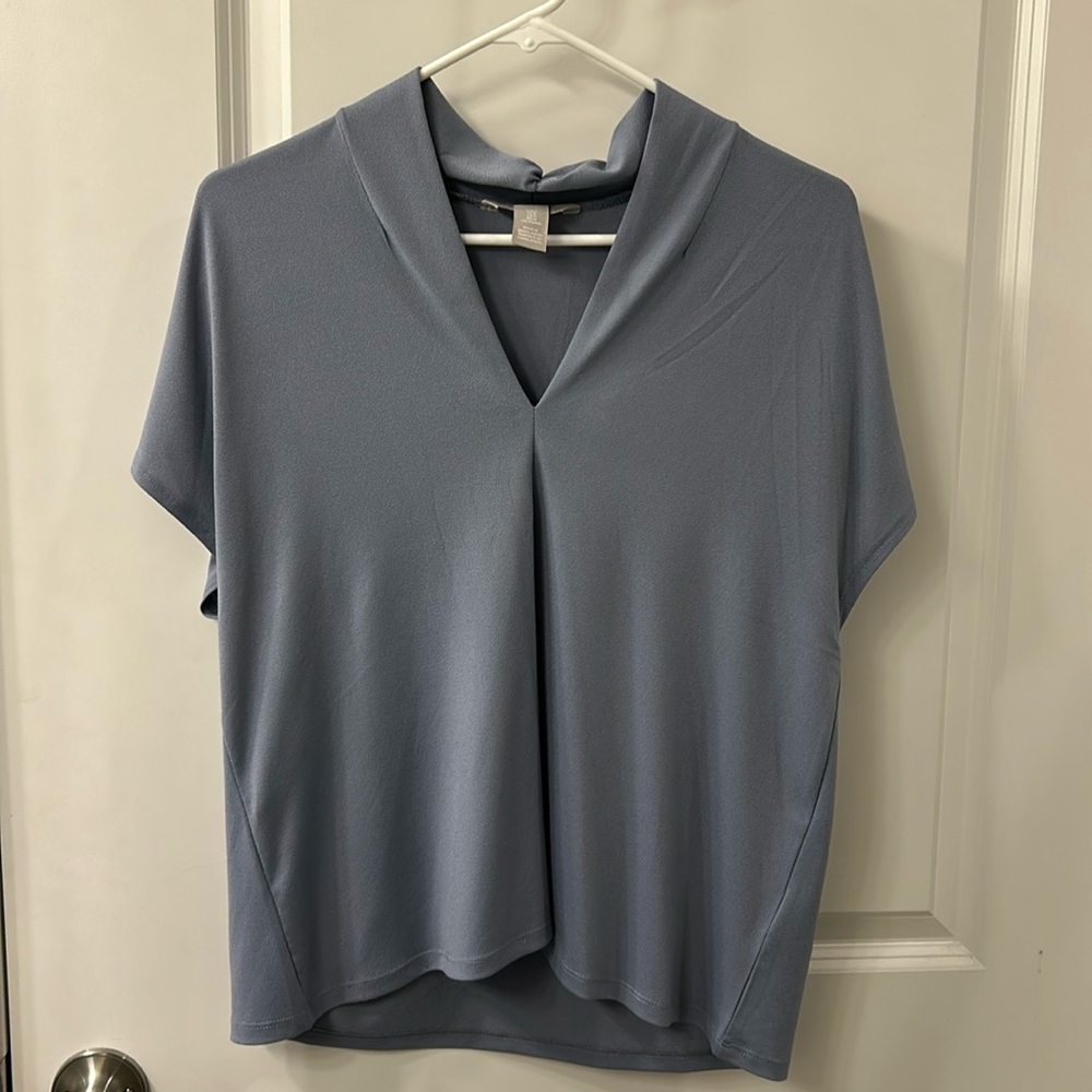 Women’s Blue H&M Short Sleeve Vneck Blouse (Medium)